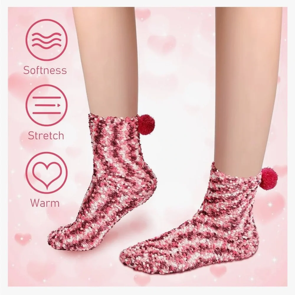 1 Valentines Cozy cupcake Pom-Pom Socks NIB - Picture 8 of 8
